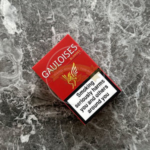 Gauloises Blondes Red